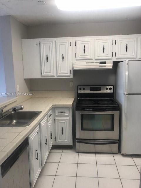 For Sale: $165,000 (2 beds, 2 baths, 1175 Square Feet)