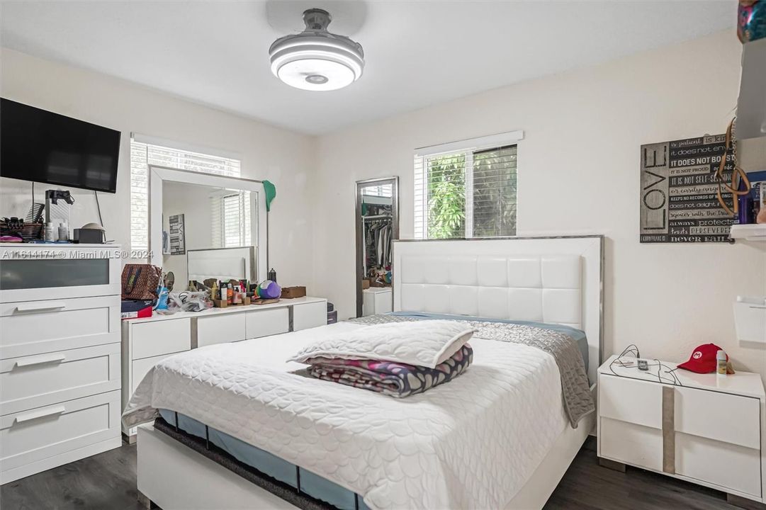 For Sale: $579,000 (3 beds, 2 baths, 1192 Square Feet)