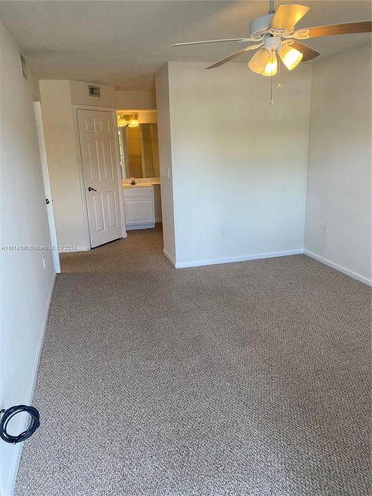 For Rent: $3,075 (2 beds, 2 baths, 840 Square Feet)