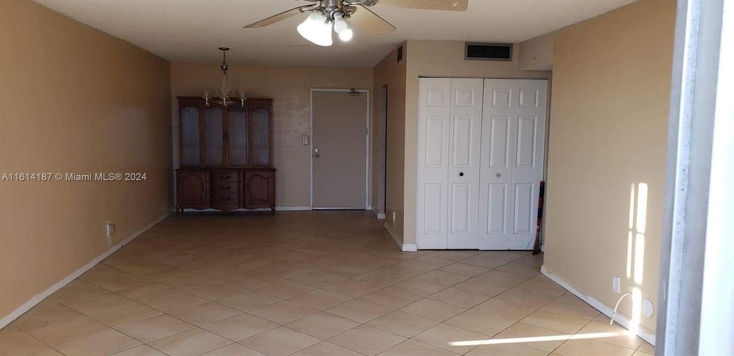 For Rent: $2,450 (2 beds, 2 baths, 1175 Square Feet)