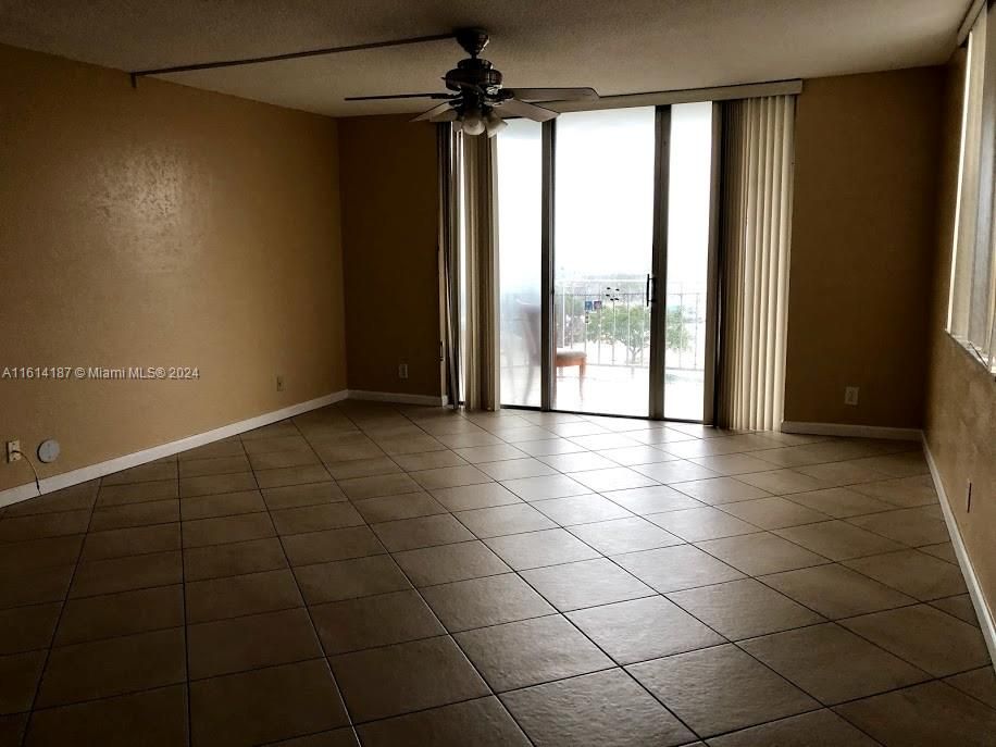 For Rent: $2,450 (2 beds, 2 baths, 1175 Square Feet)