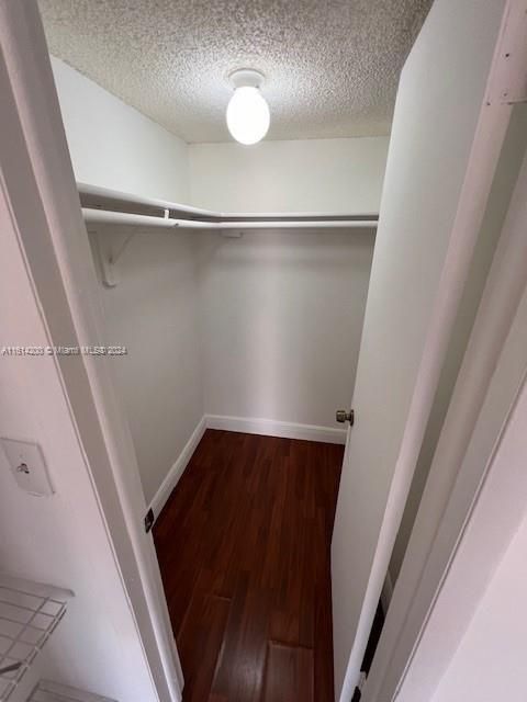 For Sale: $245,000 (1 beds, 1 baths, 770 Square Feet)