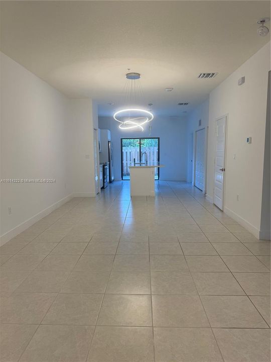 For Rent: $3,250 (2 beds, 2 baths, 1072 Square Feet)