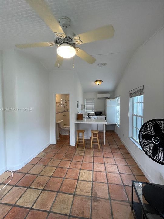 For Rent: $5,500 (4 beds, 2 baths, 1893 Square Feet)