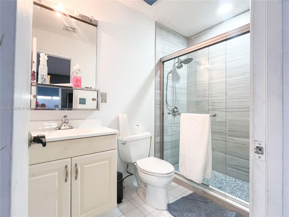 For Sale: $550,000 (2 beds, 2 baths, 2050 Square Feet)