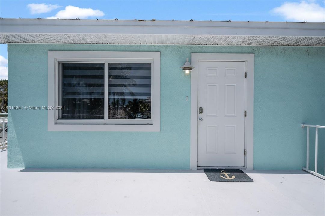 For Sale: $1,600,000 (3 beds, 2 baths, 1152 Square Feet)