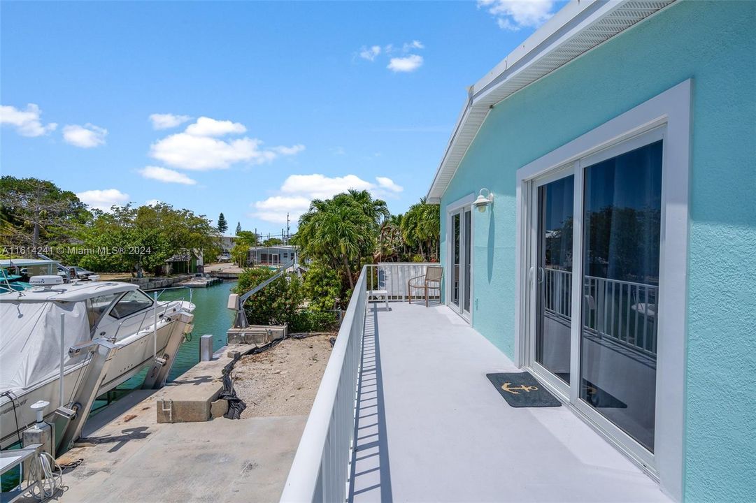 For Sale: $1,600,000 (3 beds, 2 baths, 1152 Square Feet)