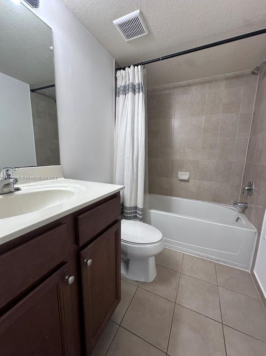 For Rent: $2,250 (2 beds, 2 baths, 809 Square Feet)