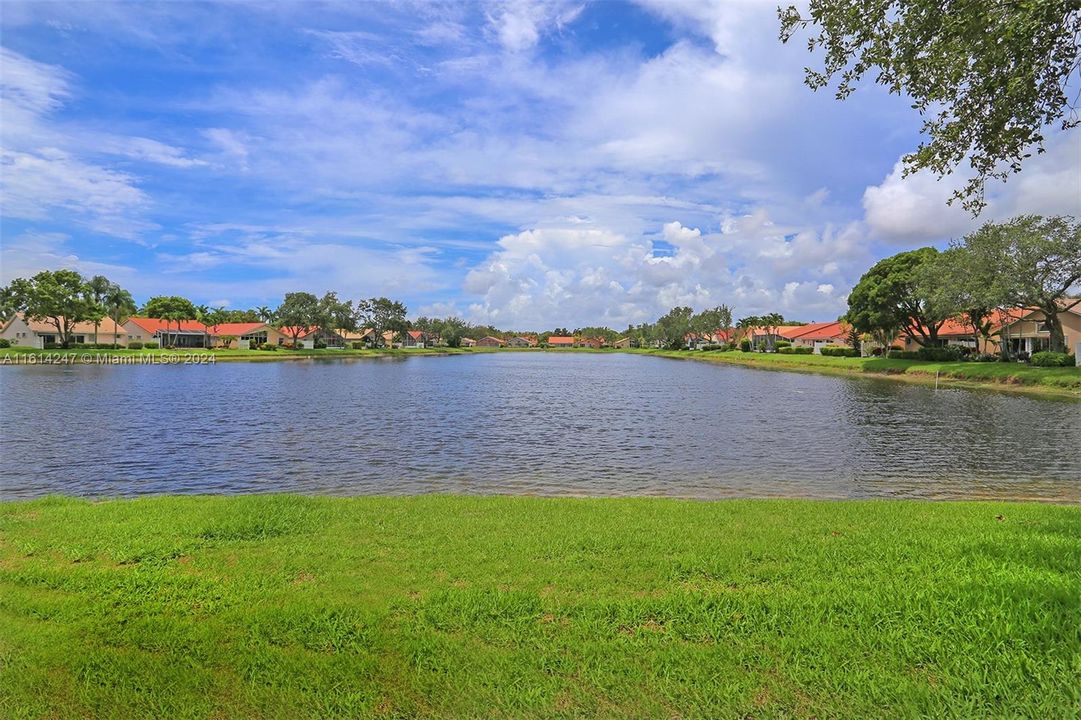 For Sale: $650,000 (3 beds, 2 baths, 1937 Square Feet)