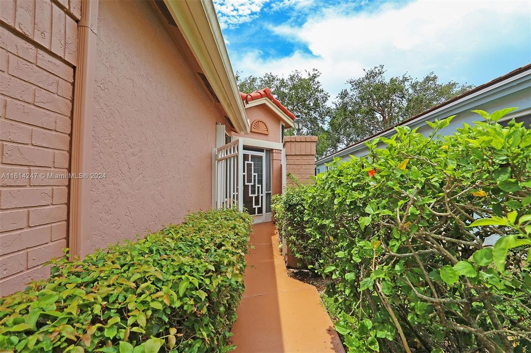 For Sale: $650,000 (3 beds, 2 baths, 1937 Square Feet)