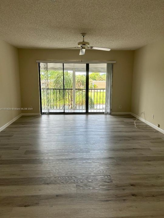 For Rent: $1,650 (1 beds, 1 baths, 792 Square Feet)