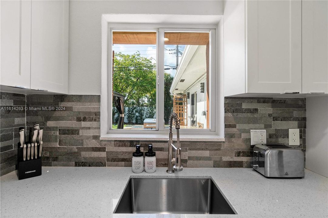 Beautiful quartz countertops.