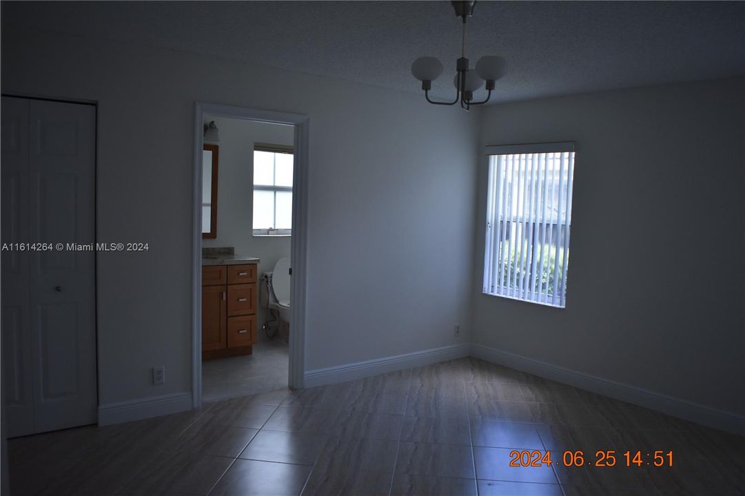 For Rent: $3,800 (3 beds, 2 baths, 1292 Square Feet)