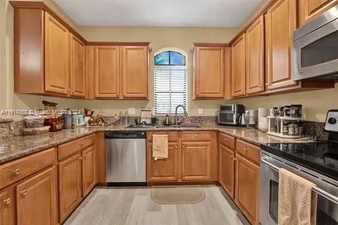 Active With Contract: $3,650 (3 beds, 2 baths, 1838 Square Feet)