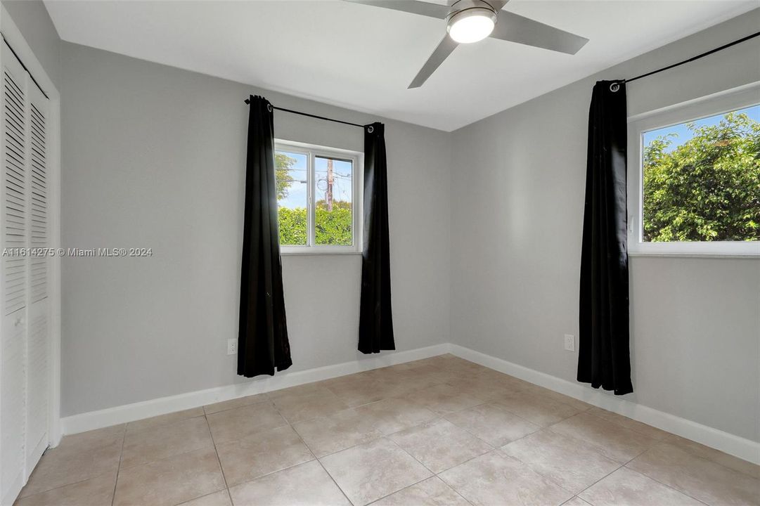 For Rent: $3,500 (3 beds, 1 baths, 1208 Square Feet)