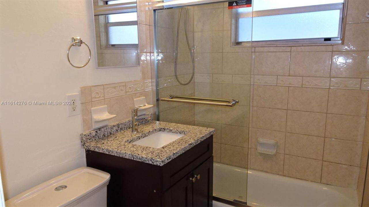 For Rent: $2,000 (2 beds, 1 baths, 1904 Square Feet)