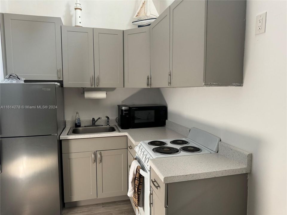 For Rent: $1,649 (1 beds, 1 baths, 744 Square Feet)