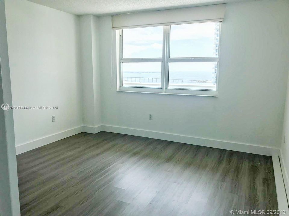 For Sale: $449,000 (1 beds, 1 baths, 760 Square Feet)