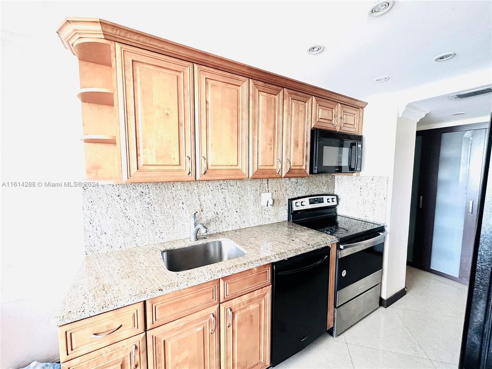 For Rent: $2,850 (2 beds, 2 baths, 1287 Square Feet)