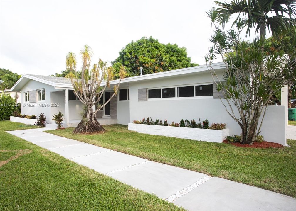 For Sale: $1,055,000 (3 beds, 2 baths, 0 Square Feet)