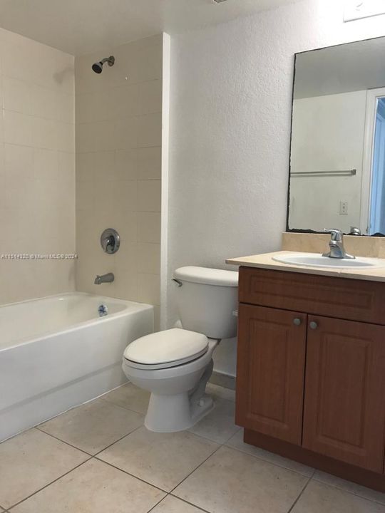 For Rent: $3,200 (3 beds, 2 baths, 1079 Square Feet)