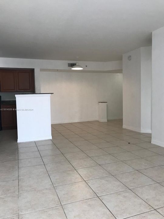 For Rent: $3,200 (3 beds, 2 baths, 1079 Square Feet)