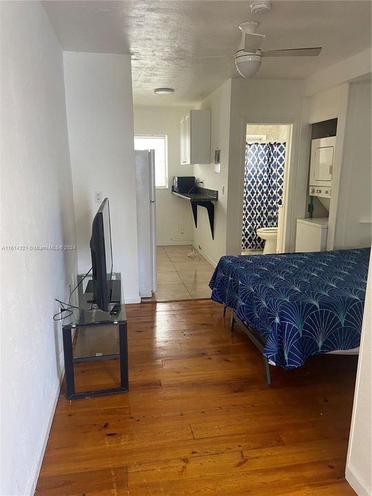 For Rent: $1,900 (0 beds, 1 baths, 390 Square Feet)