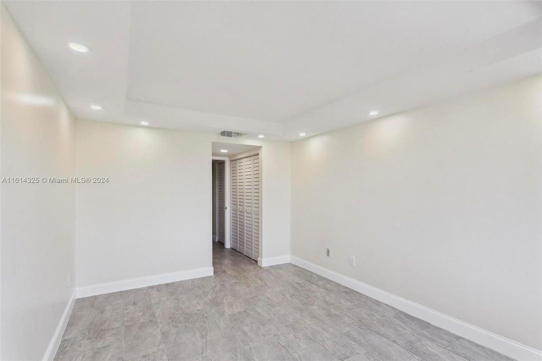 For Sale: $385,000 (2 beds, 2 baths, 1320 Square Feet)