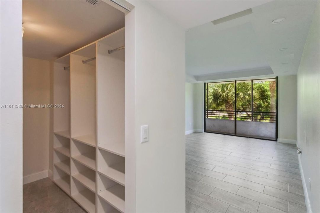 For Sale: $385,000 (2 beds, 2 baths, 1320 Square Feet)