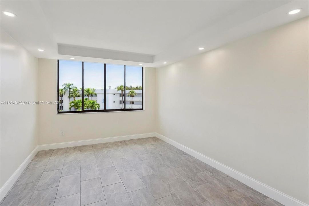 For Sale: $385,000 (2 beds, 2 baths, 1320 Square Feet)