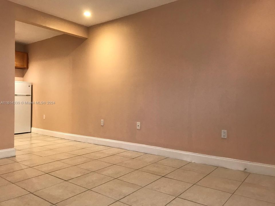 For Rent: $1,450 (0 beds, 1 baths, 7830 Square Feet)