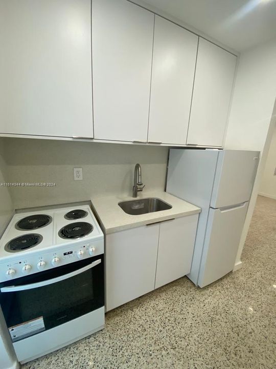 Active With Contract: $1,450 (0 beds, 1 baths, 2208 Square Feet)