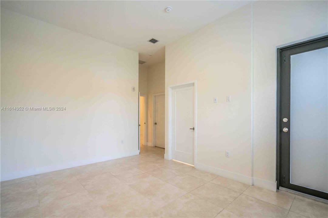 For Rent: $4,900 (2 beds, 2 baths, 1842 Square Feet)