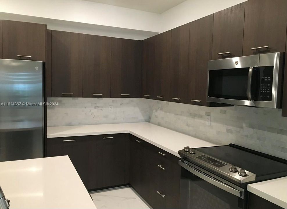 For Rent: $3,900 (3 beds, 2 baths, 1431 Square Feet)