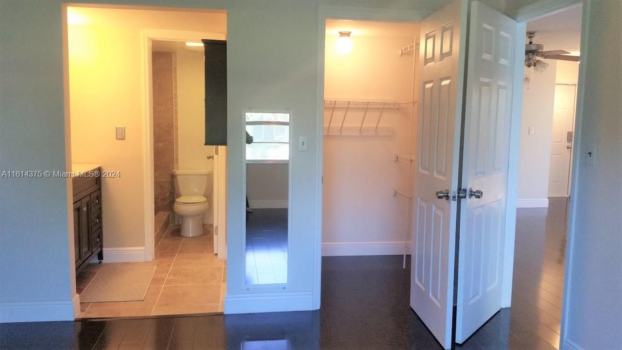 For Sale: $239,900 (2 beds, 2 baths, 970 Square Feet)
