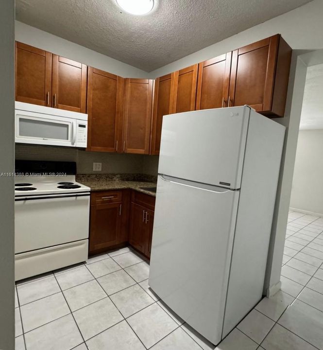 For Rent: $2,700 (2 beds, 1 baths, 1150 Square Feet)