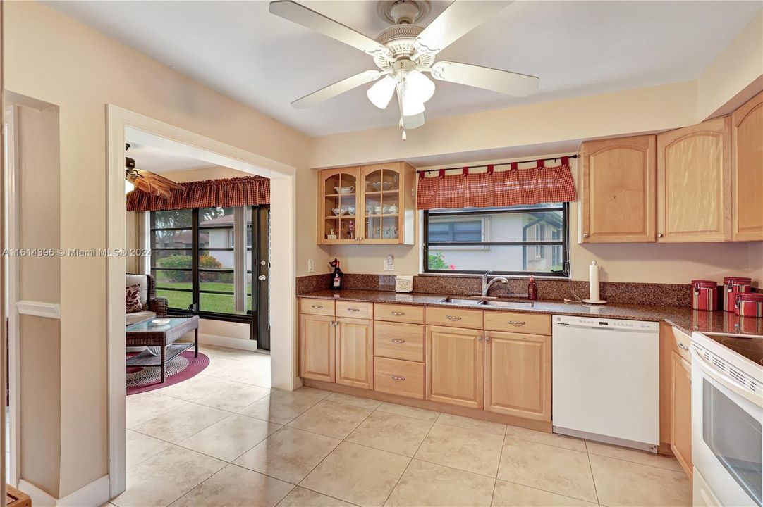 For Sale: $299,000 (2 beds, 2 baths, 1400 Square Feet)