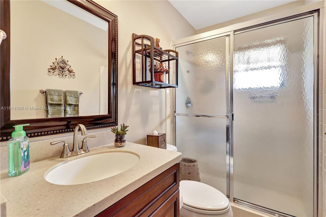 For Sale: $299,000 (2 beds, 2 baths, 1400 Square Feet)