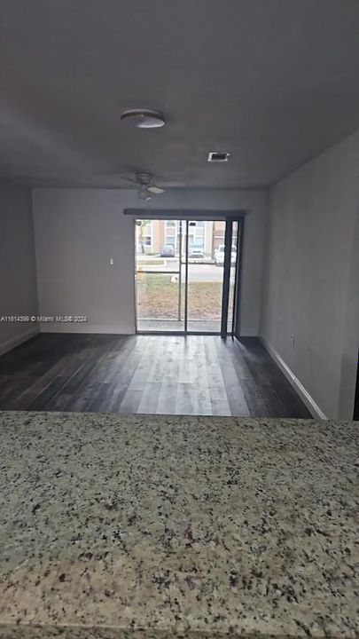 En Venta: $255,000 (2 camas, 2 baños, 1000 Pies cuadrados)