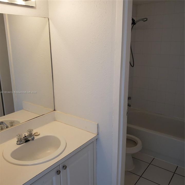 For Rent: $1,950 (2 beds, 2 baths, 750 Square Feet)