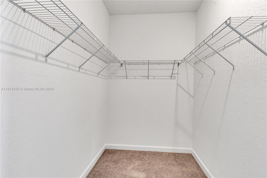 Active With Contract: $3,100 (3 beds, 2 baths, 1812 Square Feet)