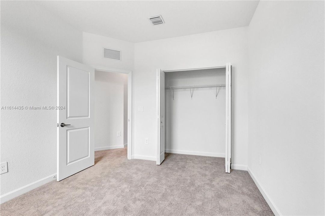 Active With Contract: $3,100 (3 beds, 2 baths, 1812 Square Feet)