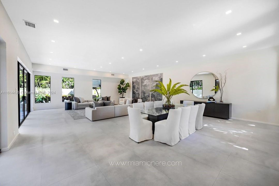 For Sale: $4,495,000 (5 beds, 4 baths, 4352 Square Feet)