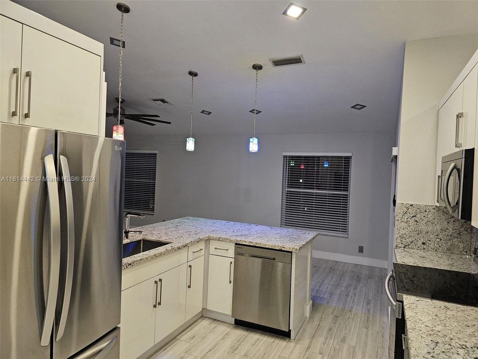 For Rent: $3,900 (3 beds, 2 baths, 1686 Square Feet)