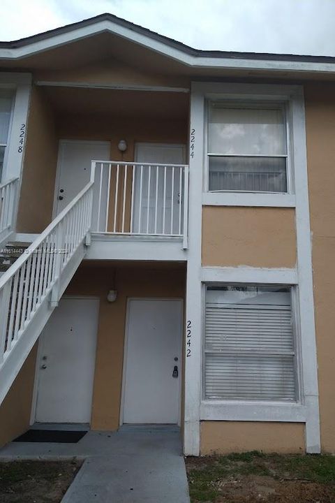 For Rent: $2,100 (2 beds, 2 baths, 1000 Square Feet)