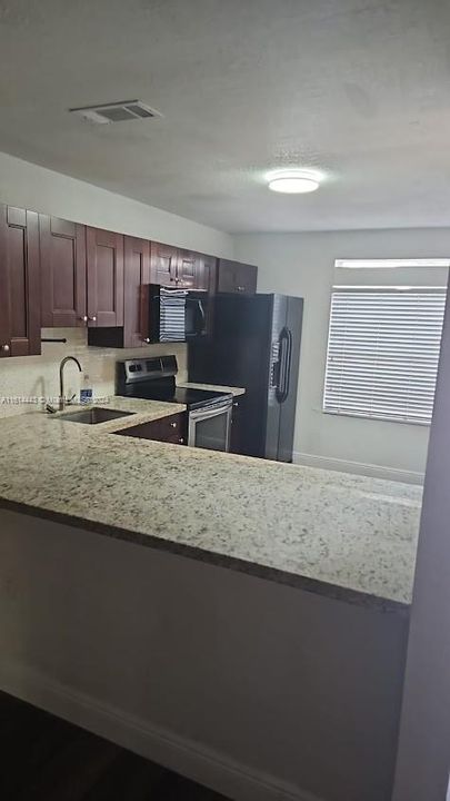 For Rent: $2,100 (2 beds, 2 baths, 1000 Square Feet)