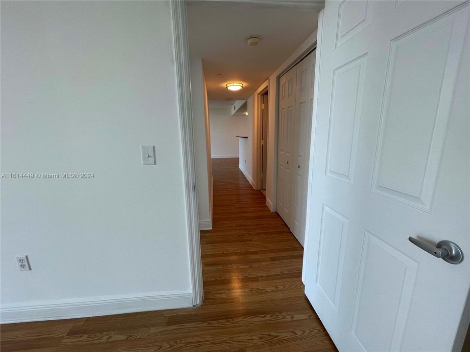 For Rent: $3,400 (2 beds, 2 baths, 1127 Square Feet)