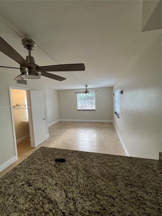 For Rent: $2,800 (2 beds, 1 baths, 1012 Square Feet)