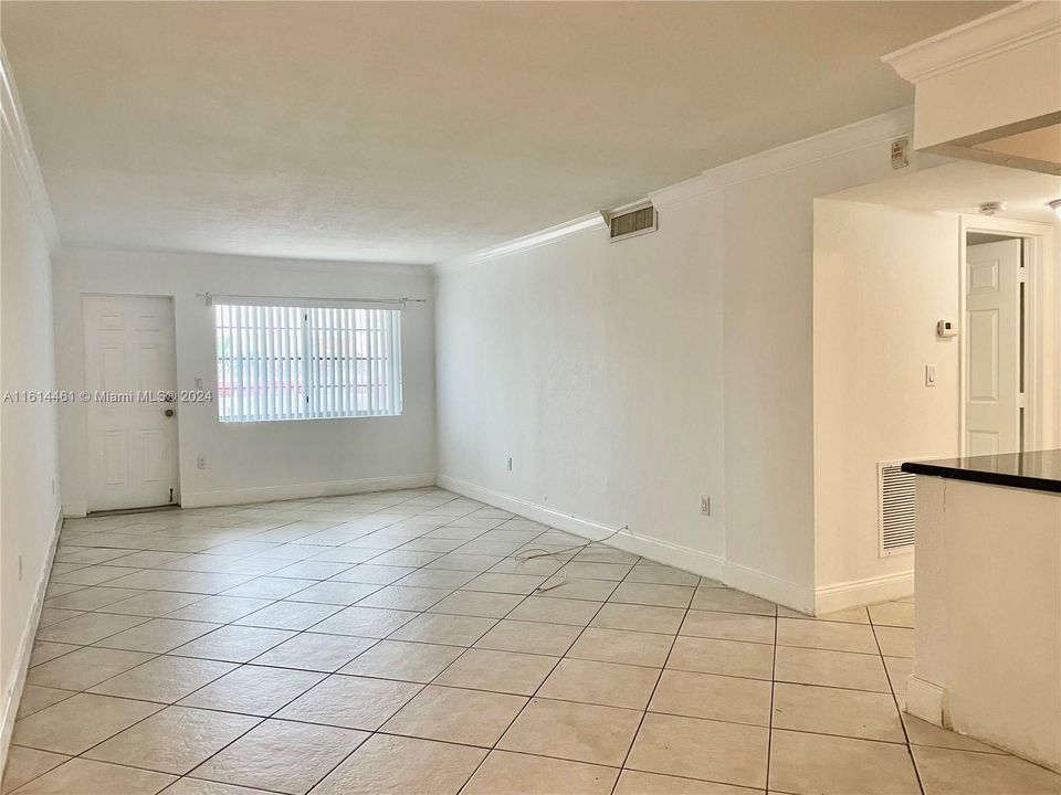 For Rent: $2,350 (1 beds, 1 baths, 766 Square Feet)