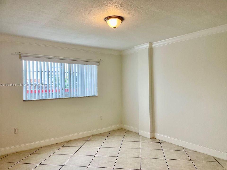 For Rent: $2,350 (1 beds, 1 baths, 766 Square Feet)